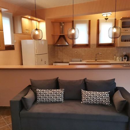 Christie'S Ground Floor Apartment By The Sea 卡托加兹阿 外观 照片