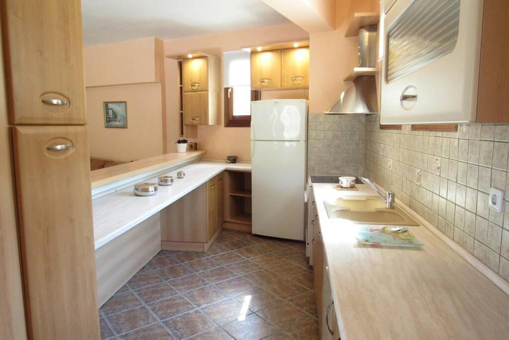 Christie'S Ground Floor Apartment By The Sea 卡托加兹阿 外观 照片