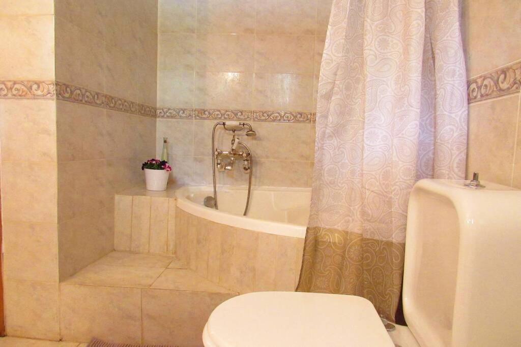 Christie'S Ground Floor Apartment By The Sea 卡托加兹阿 外观 照片